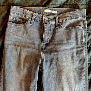 Levi’s size 28 straight leg jeans